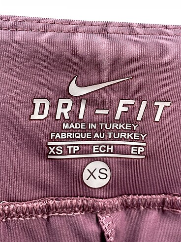 xs Beden çeşitli Renk Nike Mini Şort %70 İndirimli.