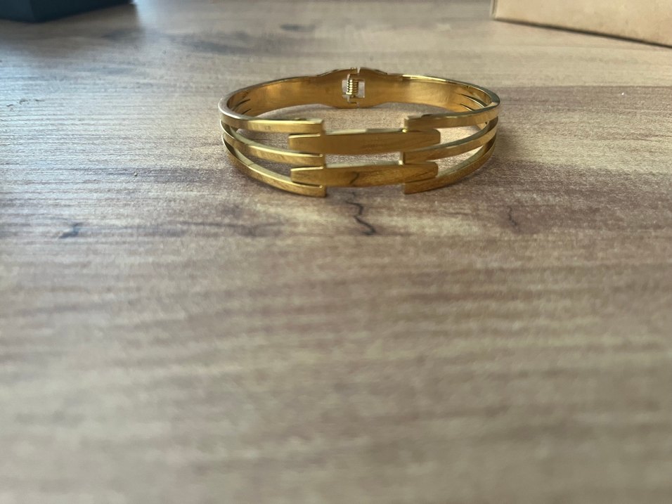 Minimalist Altın Tokalı Kadın Bileklik - Görsel 3