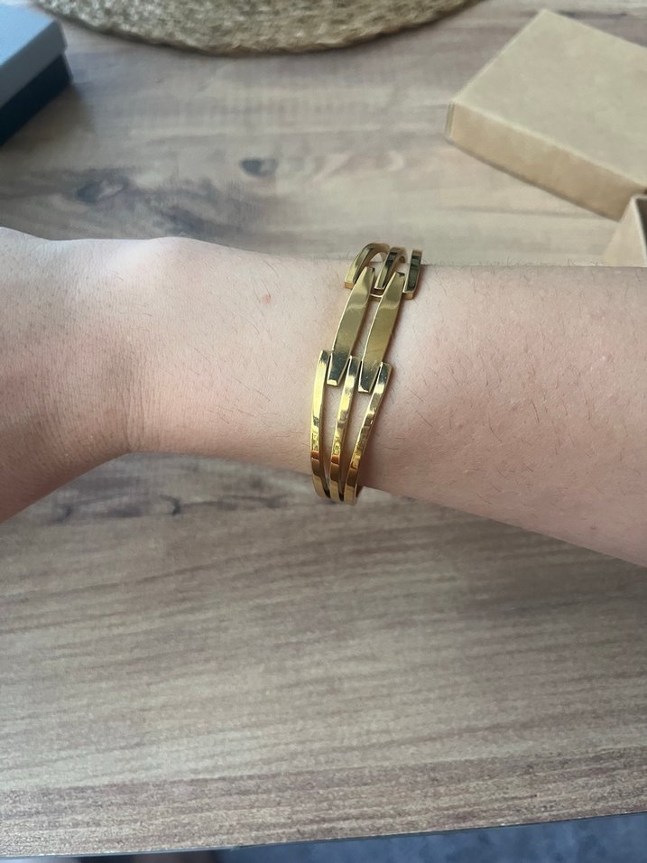 Minimalist Altın Tokalı Kadın Bileklik - Görsel 4