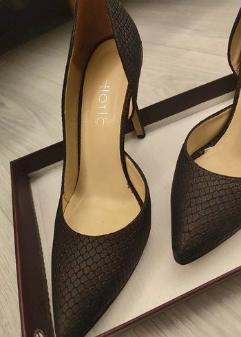 Hotiç mürdüm parıltılı Deri Yılan Desenli stiletto