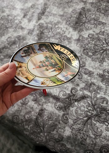 Beyaz ve Gri Moskova Temalı hatıra tabağı
