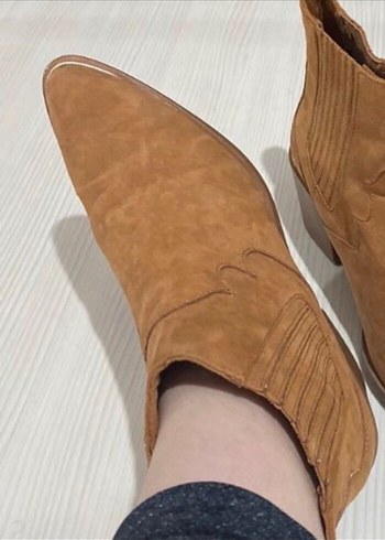 Bershka Kahverengi Süet Kadın Botları