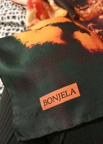 Renkli Pop Kültür Desenli saten eşarp - Görsel 3