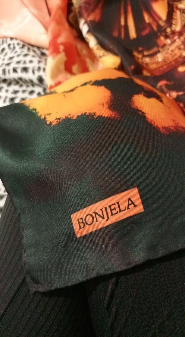 Renkli Pop Kültür Desenli saten eşarp - Görsel 3