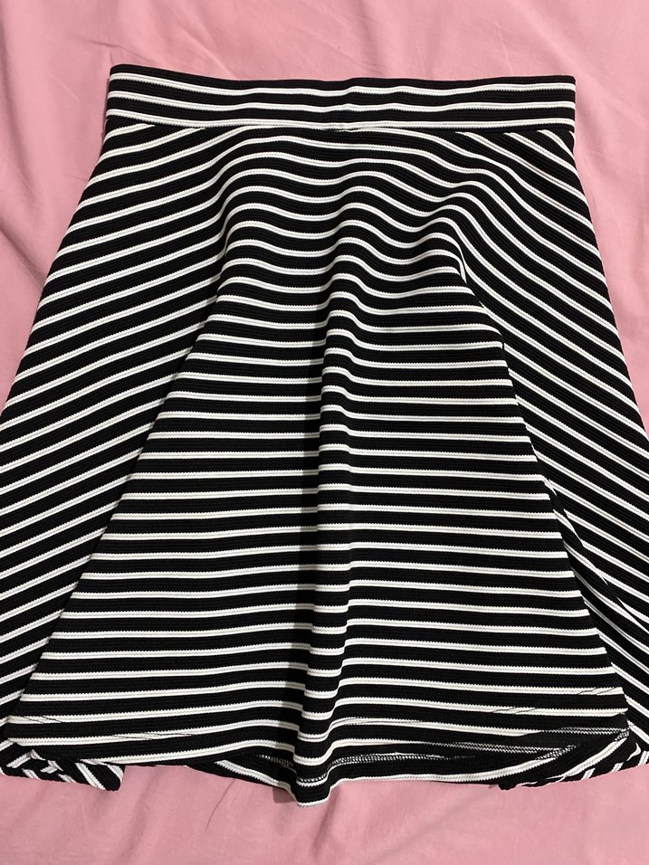 Çizgili Pilili Midi Mini Etek - Görsel 3