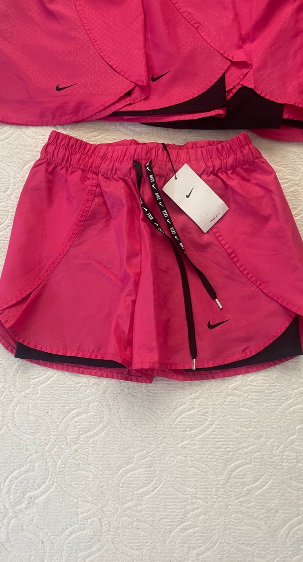 Nike Kadın Pembe Mini Şort
1 adet s 2 adet L 2 adet xl bedenler - Görsel 2
