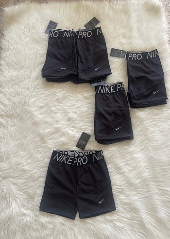 Nike Pro Siyah Mini L beden 2 adet xl beden mevcut