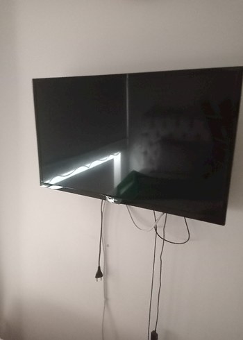 Siyah Duvara Monte Monitör - Görsel 2