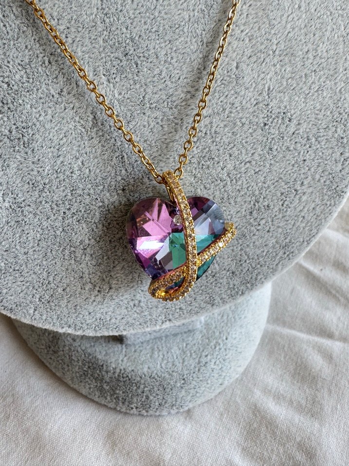 Çiçek Desenli Mor Kalp Çelik Kolye - Görsel 3