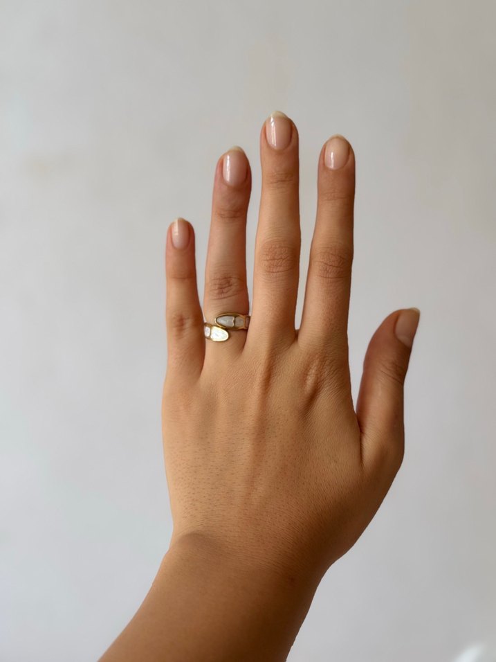 Beyaz Yılan Desenli Minimalist Kadın Çelik Yüzük - Görsel 3