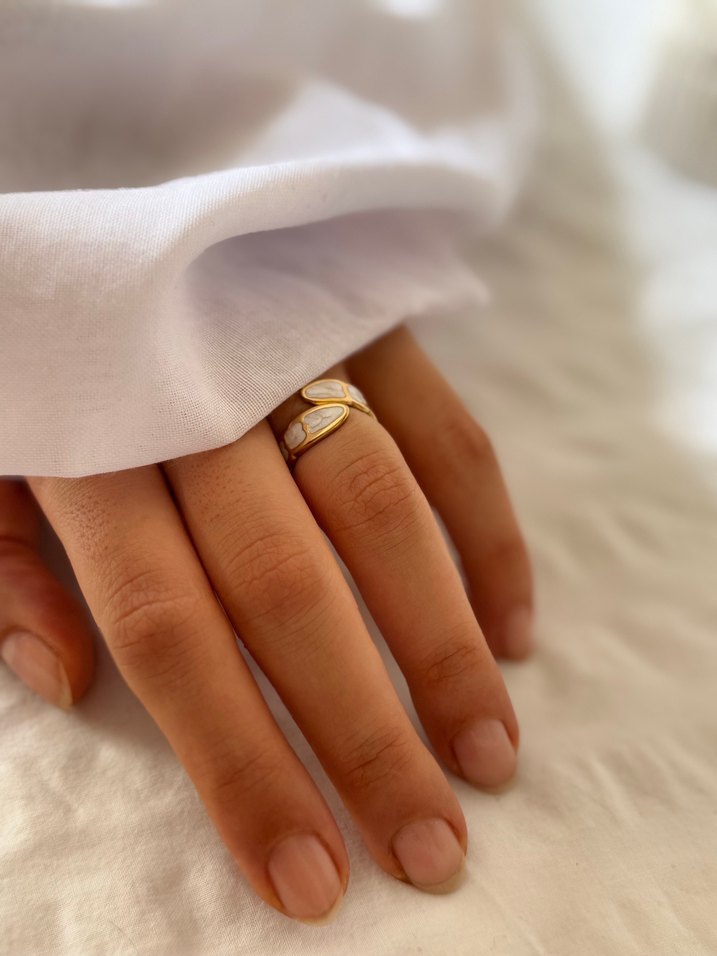 Beyaz Yılan Desenli Minimalist Kadın Çelik Yüzük - Görsel 2