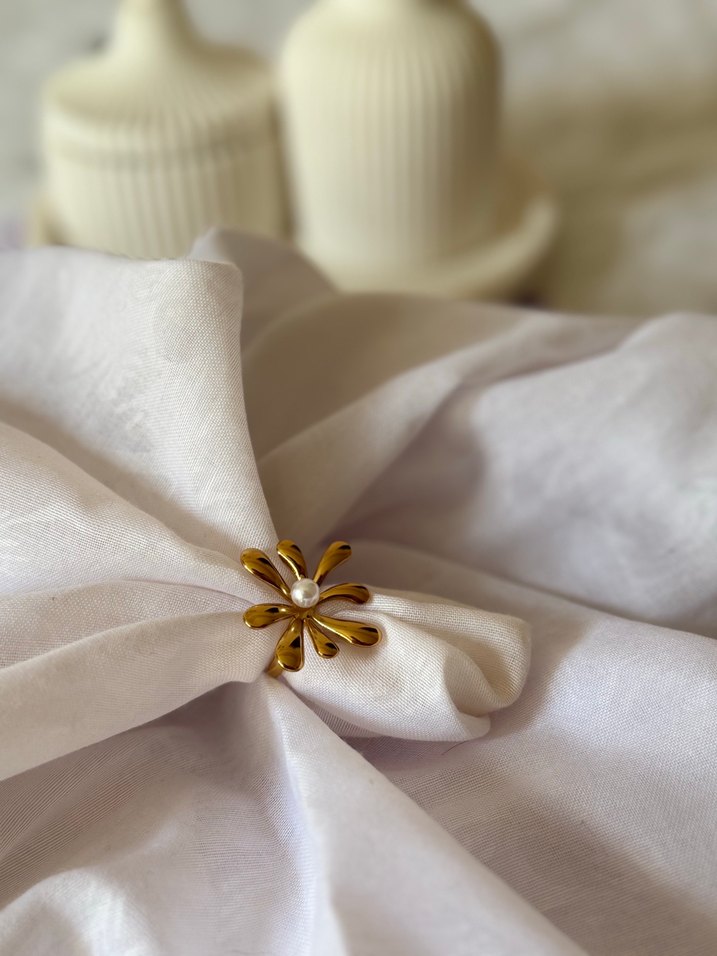 Bohem Zarafetinde Çelik Ruffle Yüzük - Görsel 2