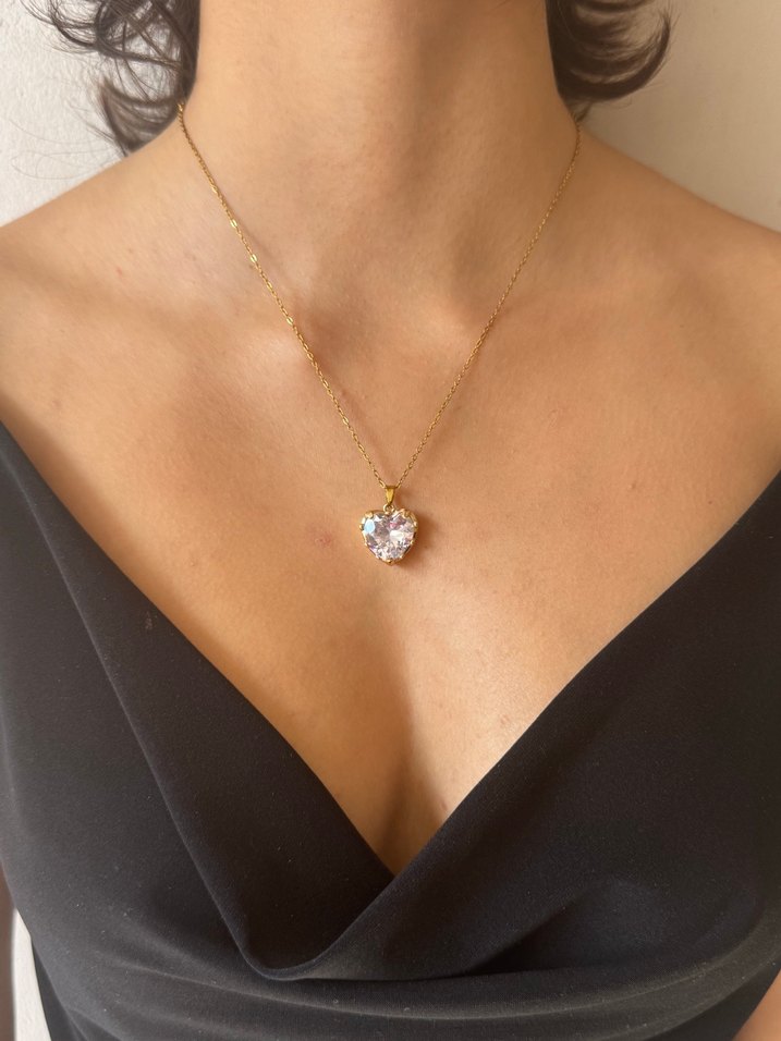 Altın Renkli Kalp Taşlı Modern Klasik Çelik Kolye - Görsel 2