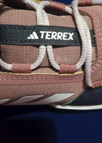 Adidas Kızlar için Bağcıklı terrex kar botu