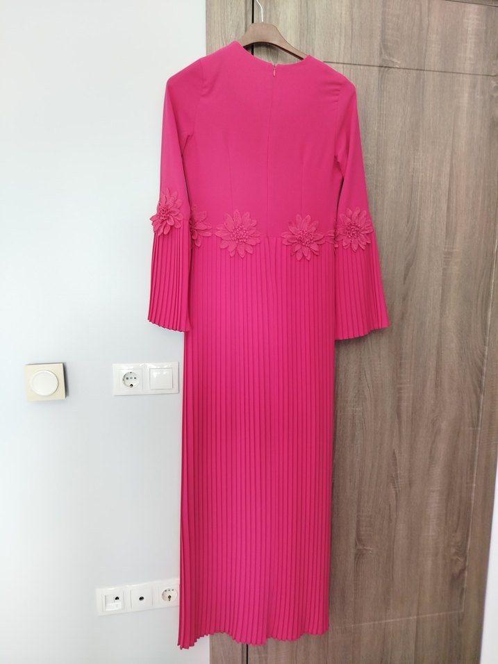 Pembe Uzun Piliseli Elbise - Görsel 2