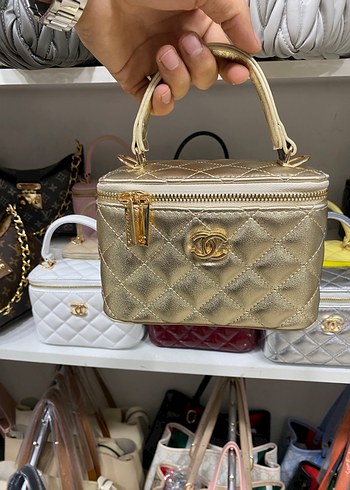 Chanel Chanel askılı aynalı kutu çanta