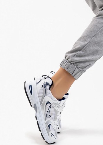 Beyaz Gri Bağcıklı Spor Kadın Sneaker