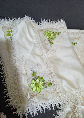 İşlemeli Beyaz Parlak Masa Örtüsü 12.adet.pecete 3 adet sehba ör - Görsel 7
