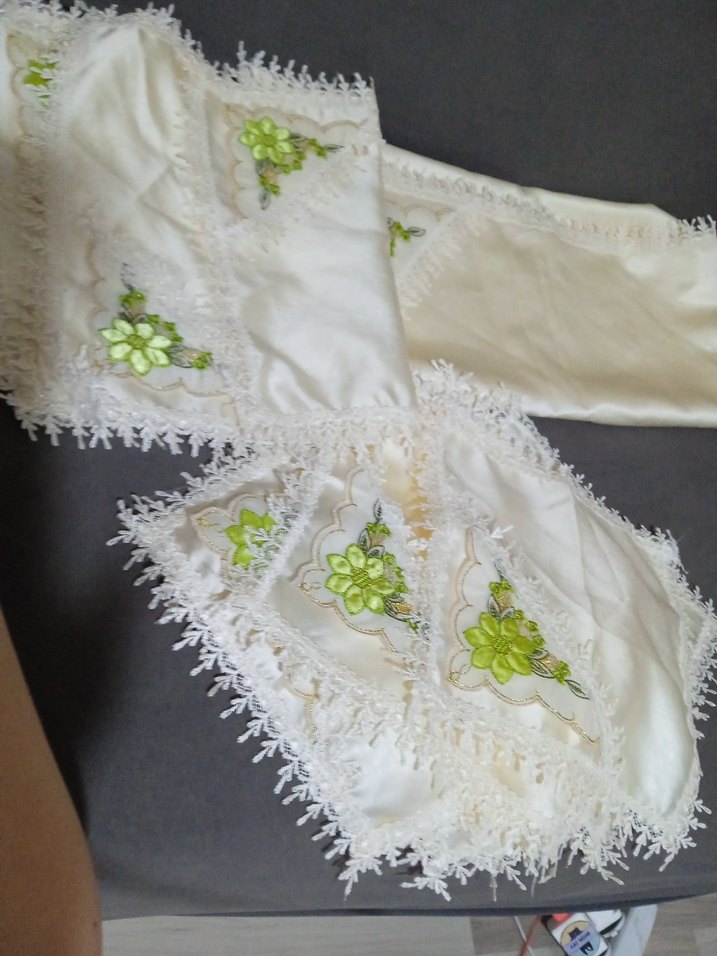 İşlemeli Beyaz Parlak Masa Örtüsü 12.adet.pecete 3 adet sehba ör - Görsel 5