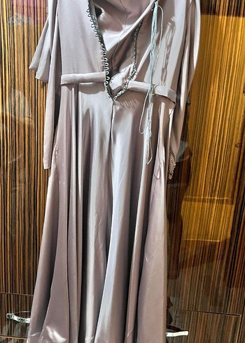 Lila Uzun Kollu Drapeli Abiye Elbise çok kaliteli sateni vardı - Görsel 3