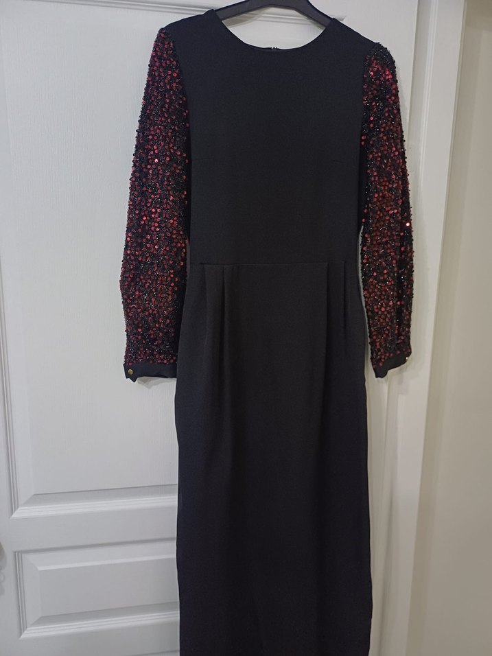 Uzun Kollu Siyah Pul İşlemeli Kadın Elbise - Görsel 2