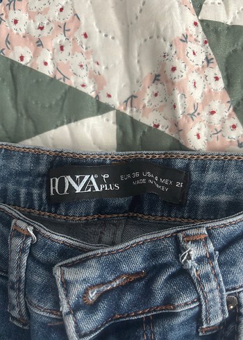 LC Waikiki Tokalı Mavi Midi Boy Kadın Kot Şort