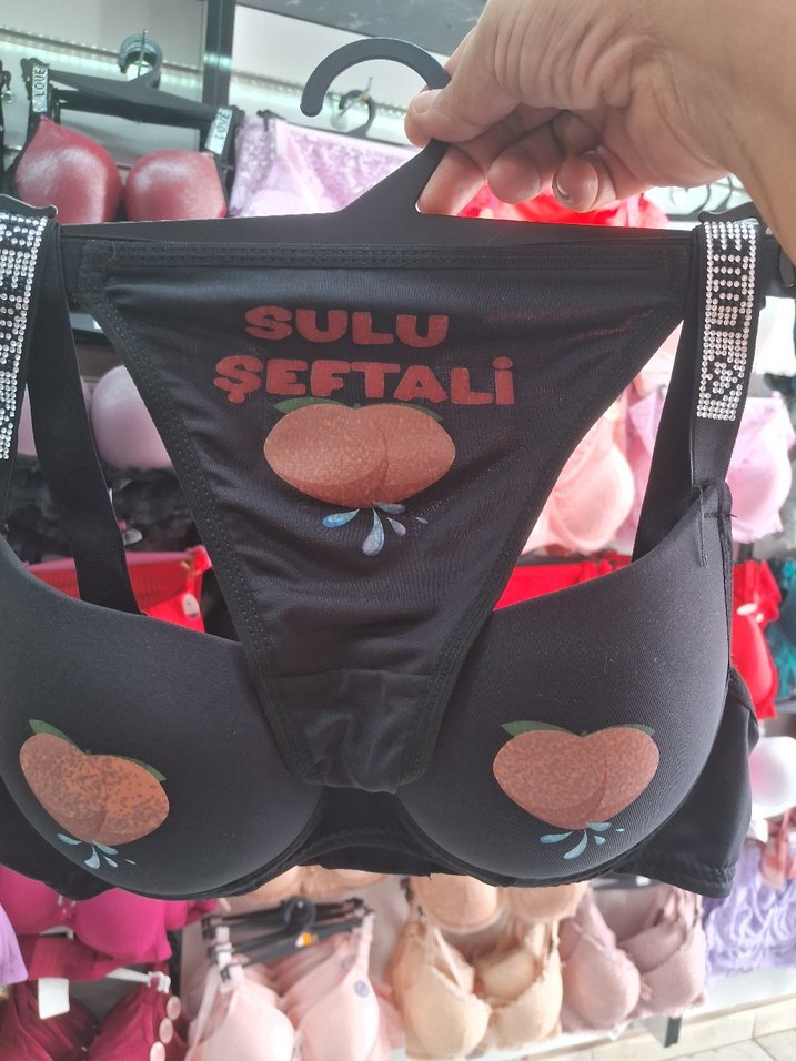 Kırmızı Gotik Baskılı Sütyen - Görsel 3