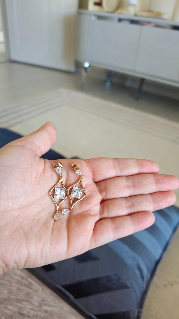 Altın Renkli Takı ve Makyaj Seti - Görsel 2