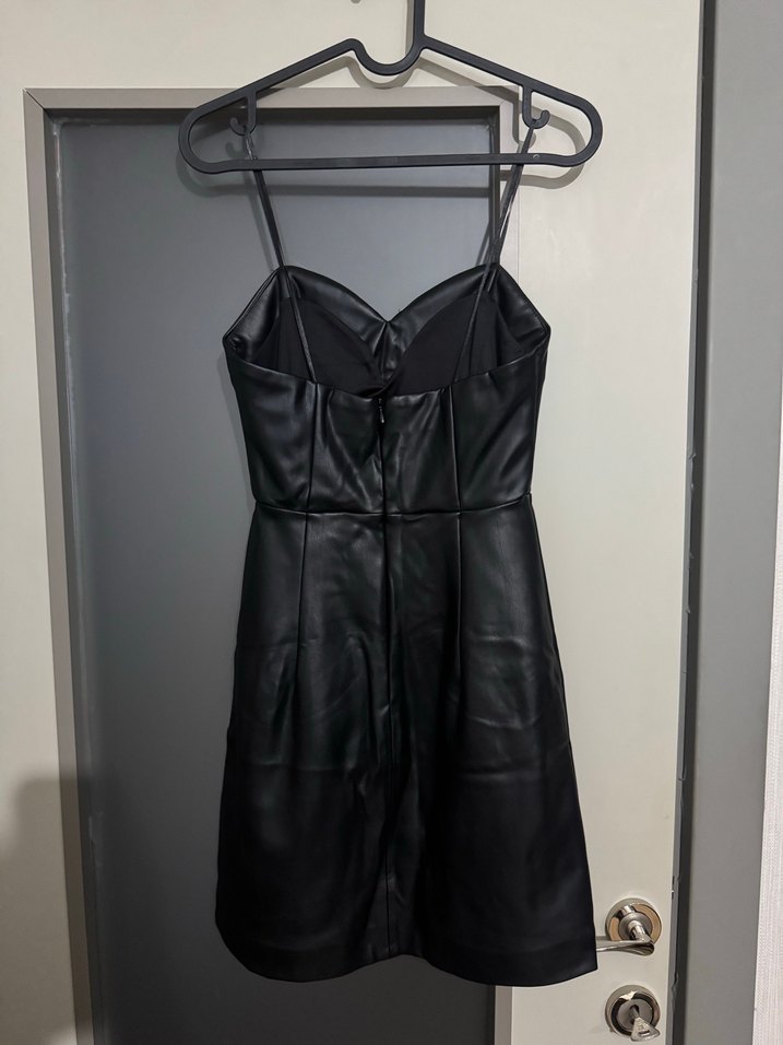 Siyah Deri Görünümlü Straplez Mini Elbise - Görsel 2