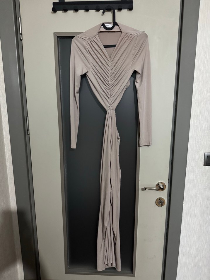 Bej Uzun Drapeli Kadın Elbise - Görsel 2