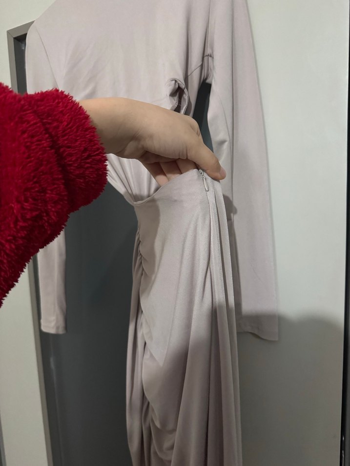 Bej Uzun Drapeli Kadın Elbise - Görsel 4