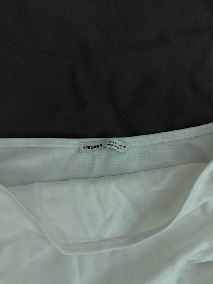 bershka Beyaz Düz Kesim straplez bluz - Görsel 3