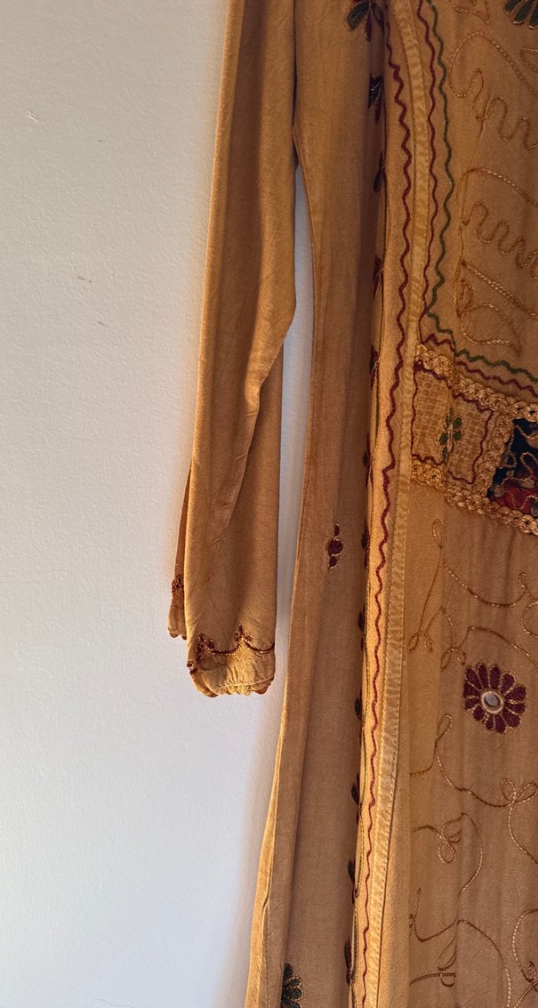 Uzun Kollu Boncuklu Nakışlı Bohem Elbise - Görsel 3