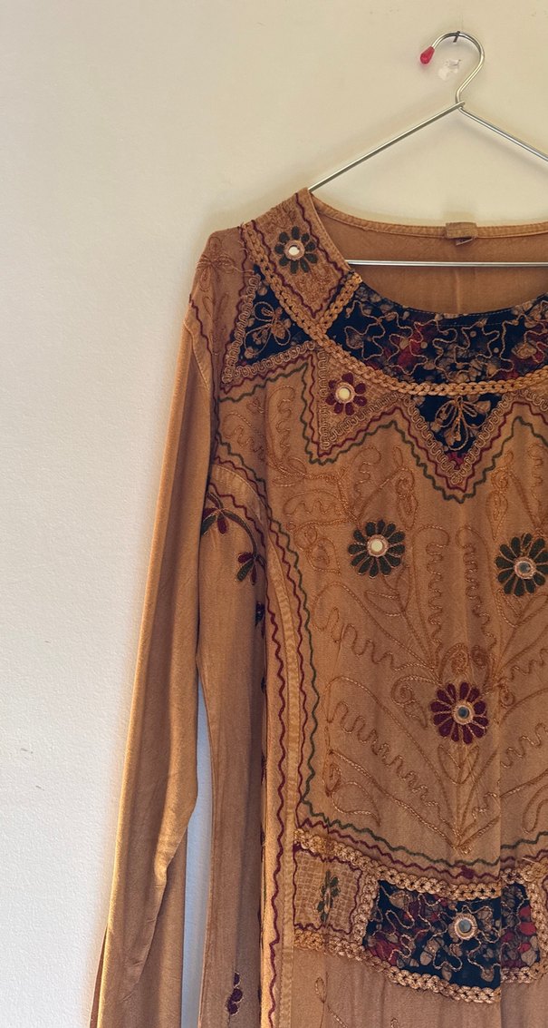 Uzun Kollu Boncuklu Nakışlı Bohem Elbise - Görsel 4