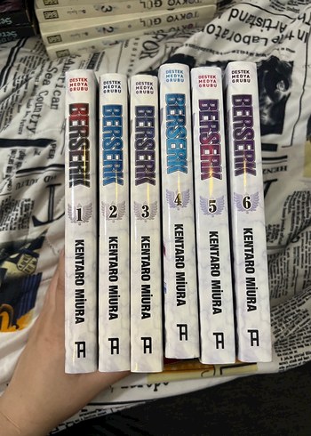 Beden Renk Berserk Manga Serisi 6 Ciltten Oluşan Set