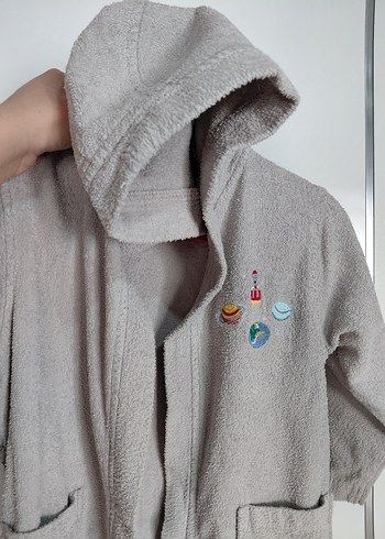 erkek Çocuk Gri Nakışlı Bornoz 6&8 yaş - Görsel 5