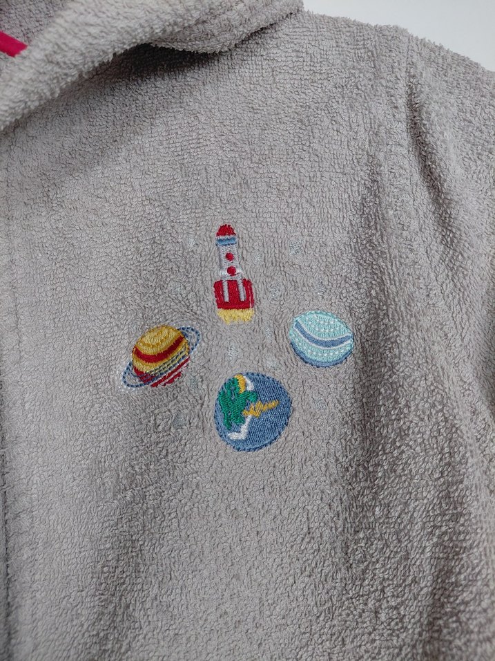 erkek Çocuk Gri Nakışlı Bornoz 6&8 yaş - Görsel 3