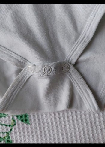 Beyaz Erkek Bebek Askılı Body - Görsel 5