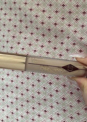 Beden Charlotte Tilbury Kapatıcı