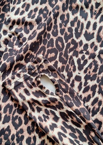 Leopar Desenli Uzun Kollu Boğazlı Bluz - Görsel 2