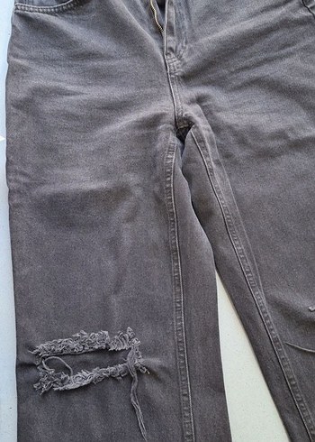 Gri Yırtık Detaylı Bol Kesim Kadın Kot Pantolon - Görsel 2