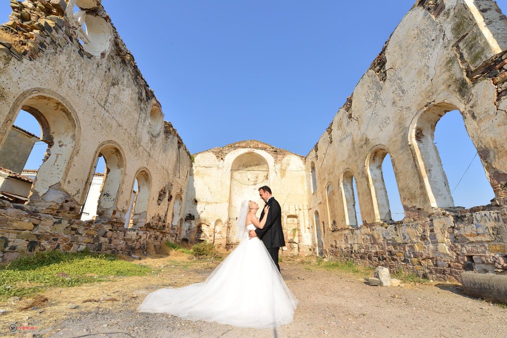 Uzun Beyaz Straplez prenses Kesim Gelinlik - Görsel 3