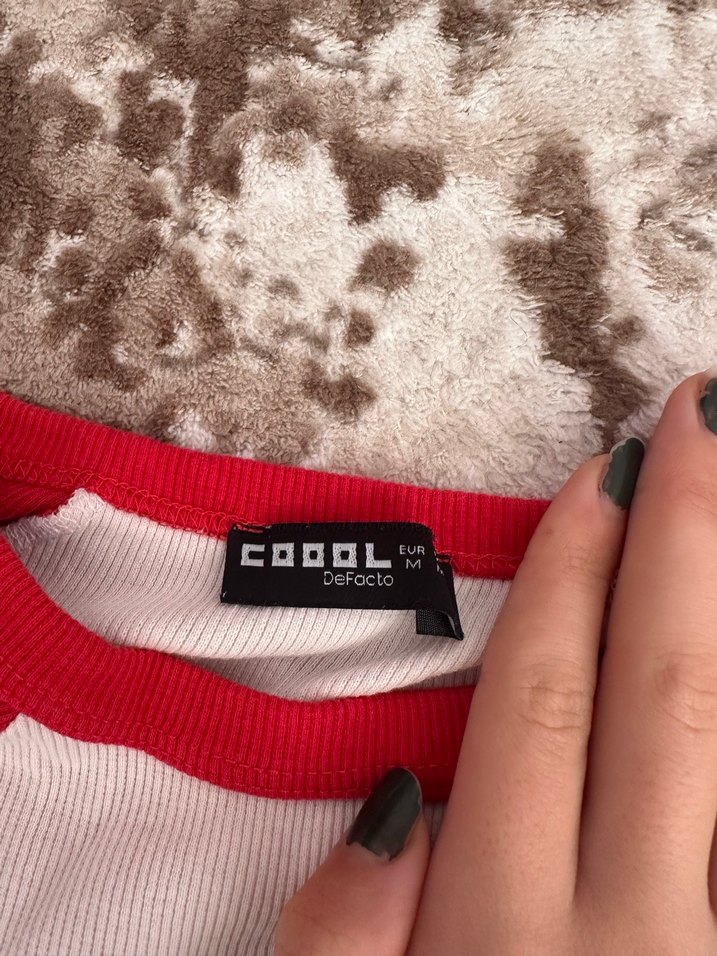 Kırmızı Baskılı Rock Punk Kadın Tişört - Görsel 3