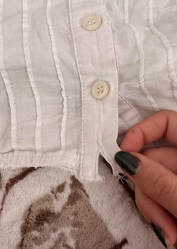 Beyaz Düğmeli crop - Görsel 4