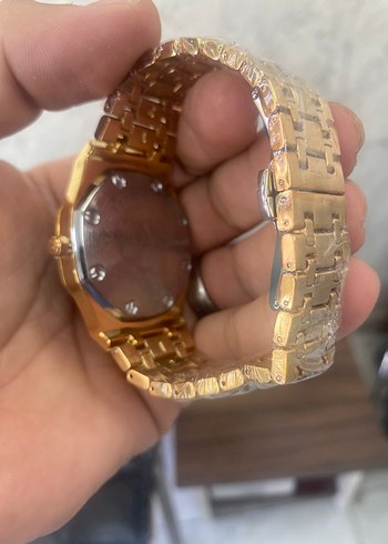 Versace Klasik Şıklık Altın Unisex Kol Saati