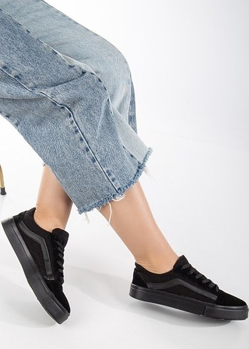 Siyah Bağcıklı Kadın Sneakers