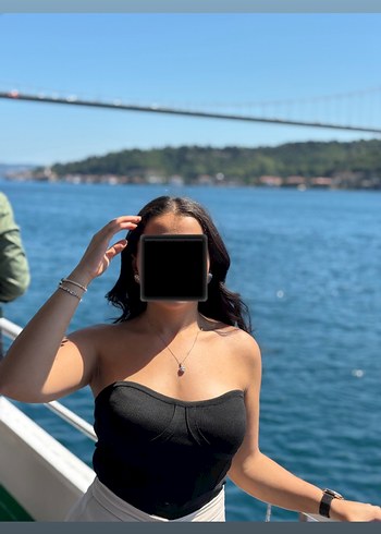 Siyah askısız bluz