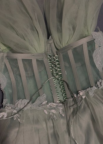 dantel ve nakış detaylı V yaka uzun su yeşili elbise lentamoda - Görsel 4