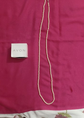 Avon Uzun Zincir Detaylı Ekru İnci Kolye