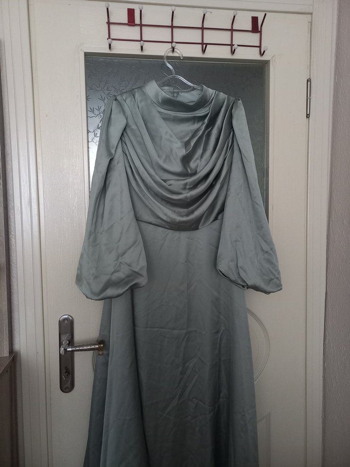 Gri Uzun Kollu Drapeli Kadın Abiye Elbise - Görsel 2